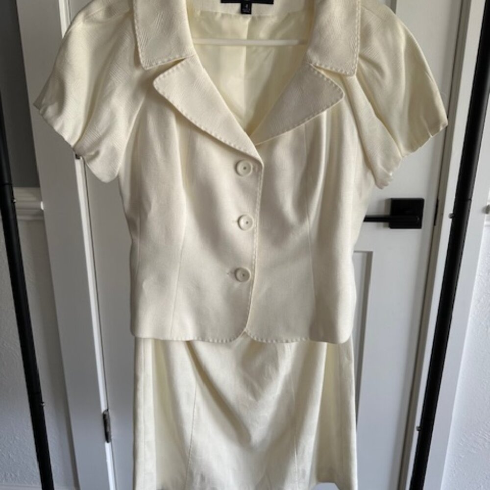 Women's Nine West Skirt Suit Size 4